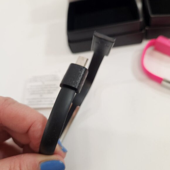 Avon USB Phone Charger Bracelet x 4 Android Black Pink NEW - Picture 7 of 11